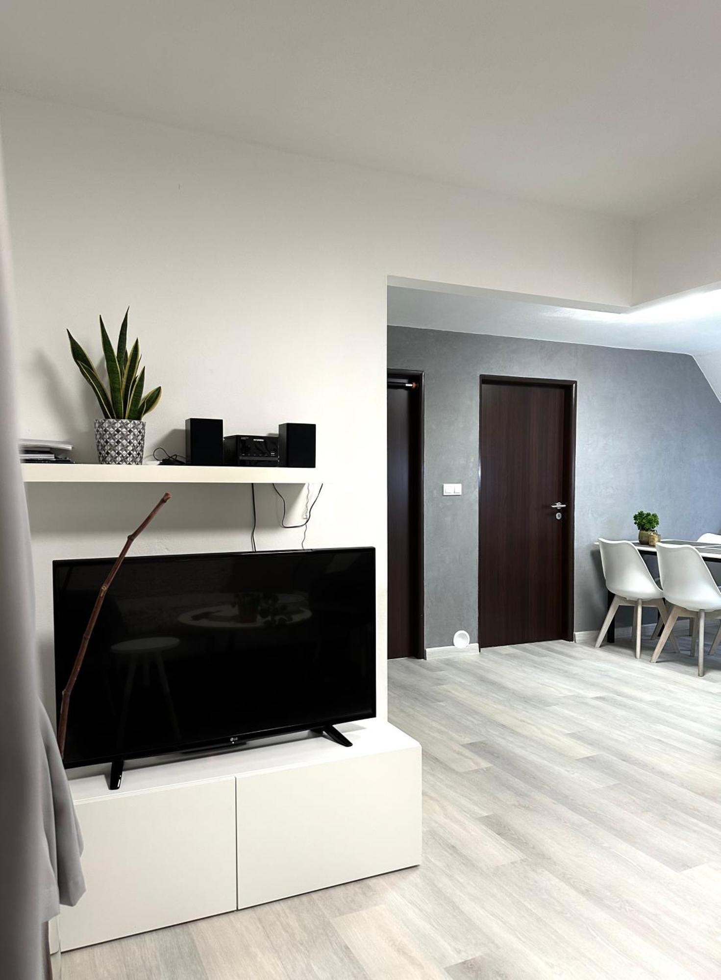 Apartment Nela Pavčina Lehota Esterno foto